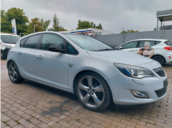 Седан OPEL