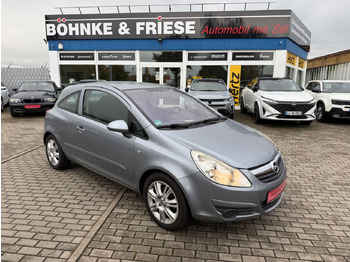 Легковий автомобіль OPEL