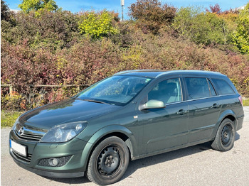Легковий автомобіль OPEL