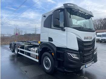 Гаковий мультиліфт вантажівка IVECO X-WAY