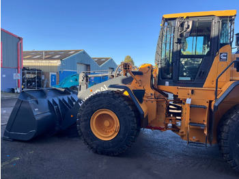 Колісний навантажувач HYUNDAI