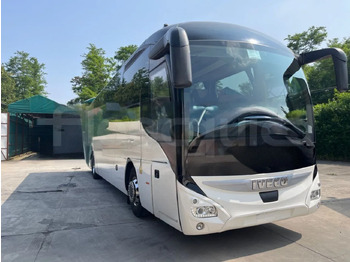 Туристичний автобус IVECO Magelys