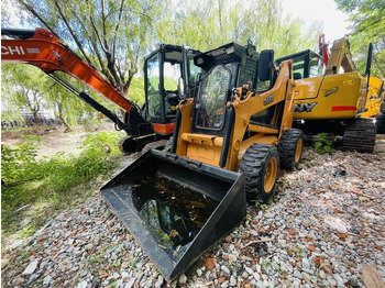 Міні-навантажувач CASE