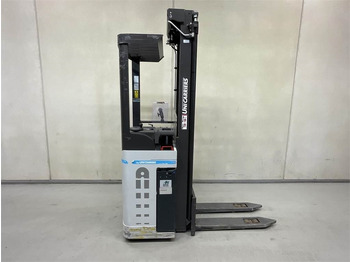 Штабелер UNICARRIERS