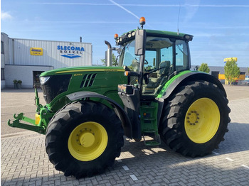 Трактор JOHN DEERE 6215R