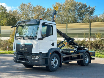 Гаковий мультиліфт вантажівка MAN TGM 18.320