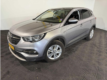 Легковий автомобіль OPEL