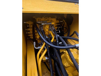Гусеничний екскаватор KOMATSU PC220
