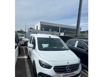 Легковий автомобіль MERCEDES-BENZ