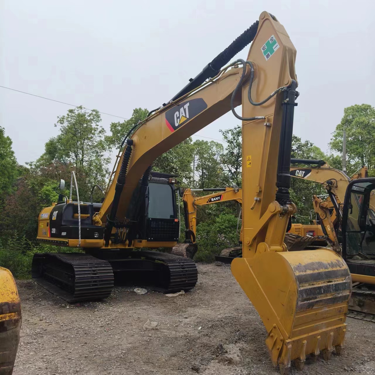 Гусеничний екскаватор CATERPILLAR 320D2