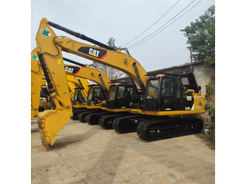 Гусеничний екскаватор CATERPILLAR 320D2