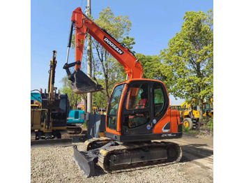 Міні-екскаватор DOOSAN DX75
