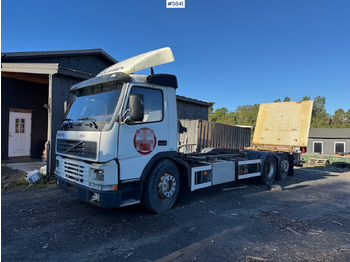 Контейнеровоз/ Змінний кузов вантажівка VOLVO FM