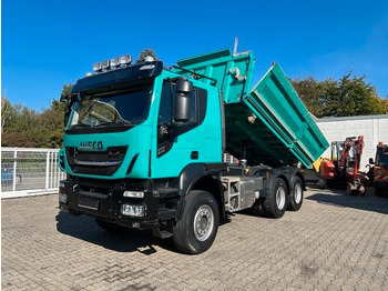 Самоскид вантажівка IVECO Stralis