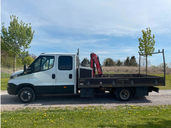 Легка бортова вантажівка IVECO Daily