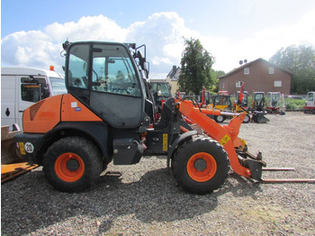 Колісний навантажувач KOMATSU WA80