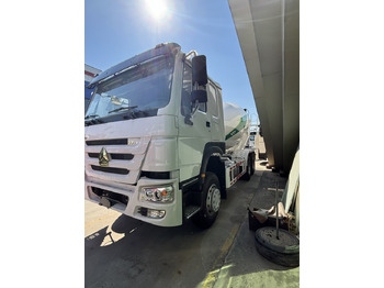 Автобетонозмішувач SINOTRUK HOWO