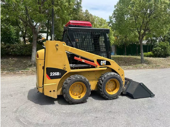 Міні-навантажувач CATERPILLAR 226B3