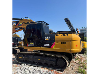 Гусеничний екскаватор CATERPILLAR 320D2