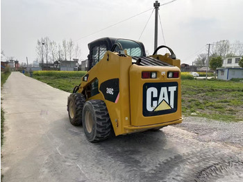 Міні-навантажувач CATERPILLAR