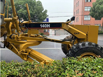 Грейдер CATERPILLAR 140H
