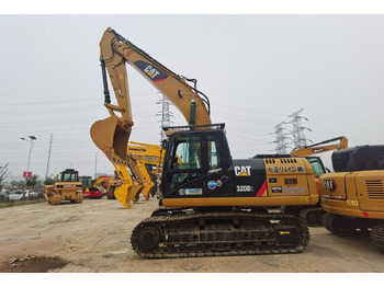 Гусеничний екскаватор CATERPILLAR 320D2