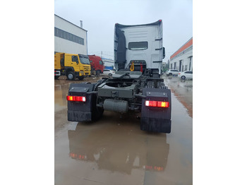Тягач SINOTRUK HOWO A7: фото 4
