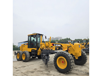 Грейдер XCMG GR2153: фото 2 Грейдер XCMG GR2153: фото 2