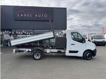 Малотоннажний самоскид NISSAN