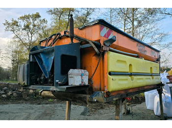 Розкидач піску і cолі