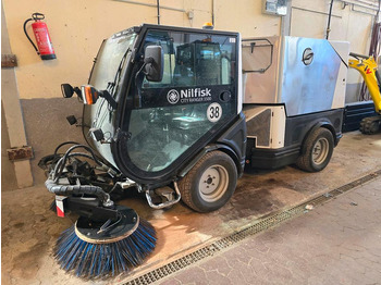 Підмітально-прибиральна машина NILFISK