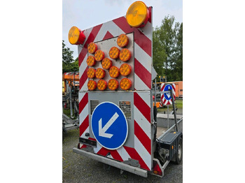 Причіп Horizont LED Absperrtafel VZ616 FAT Verkehrsleittafel Verkehrssicherungsanhänger Sperrwand Nissen Trebbiner: фото 5