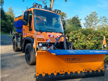 Снігоприбиральна машина UNIMOG U400