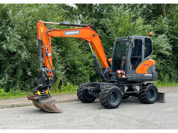 Колісний екскаватор DOOSAN DX57W