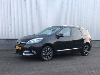 Легковий автомобіль RENAULT
