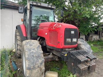 Трактор MASSEY FERGUSON 8220