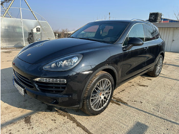 Позашляховик PORSCHE