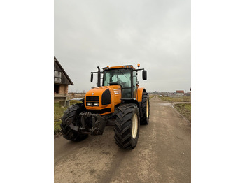 Трактор RENAULT