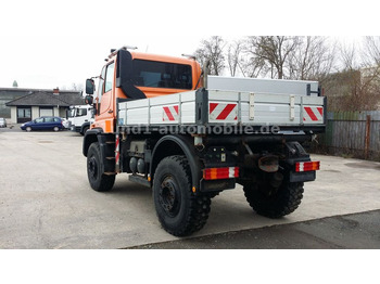 Самоскид вантажівка UNIMOG U300