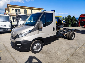 Вантажівка з маніпулятором IVECO Daily