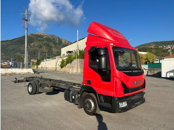 Вантажівка шасі IVECO EuroCargo
