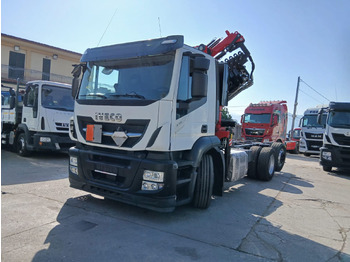 Вантажівка з маніпулятором IVECO Stralis