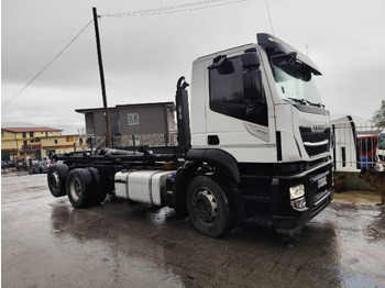 Гаковий мультиліфт вантажівка IVECO Stralis