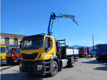 Вантажівка з маніпулятором IVECO Stralis