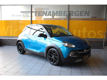 Легковий автомобіль OPEL