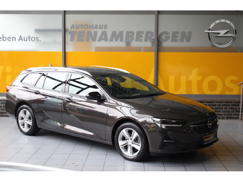 Легковий автомобіль OPEL