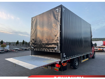 Тентований фургон RENAULT