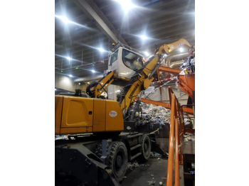Перевантажувач LIEBHERR LH 22 M