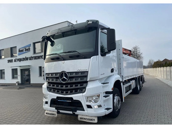 Вантажівка з маніпулятором MERCEDES-BENZ Arocs 2545