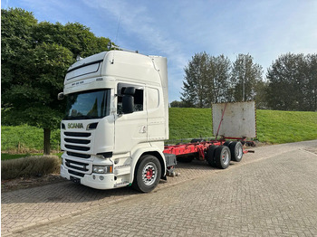 Вантажівка шасі SCANIA R 730